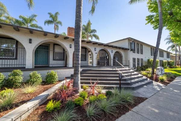 2BR/1BA Apartment on Hollis Avenue · Campbell photo 5