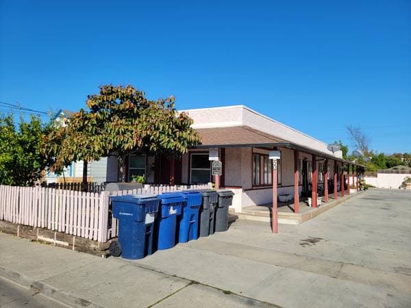 1BR/1BA Apartment · Watsonville photo 1