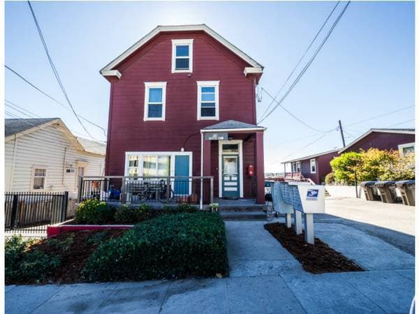 3BR/2BA Single Family House on Front St. · Santa Cruz photo 1