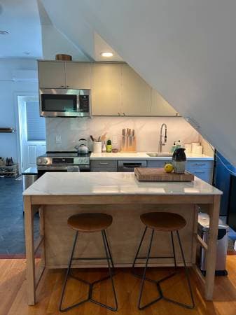 1BR/1BA Loft · Redwood Estates photo 4