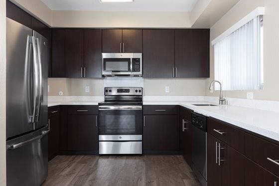 Tan Plaza Apartments photo 1