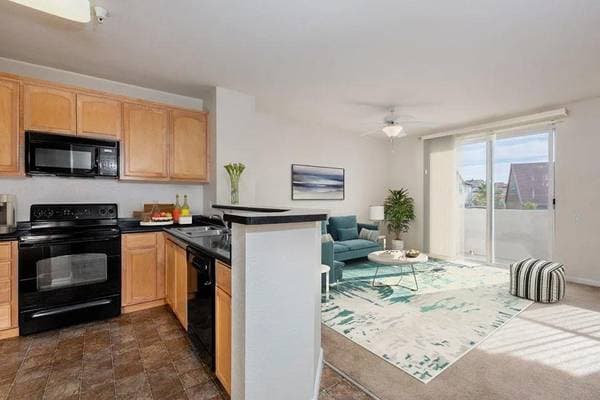 2BR/2BA Apartment on Casa Blanca Terrace · Danville photo 3