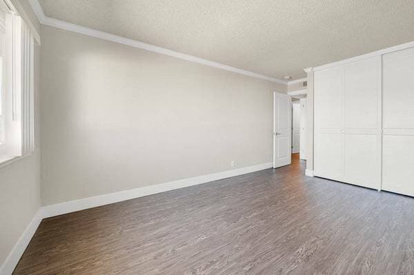2727 Edison photo 2