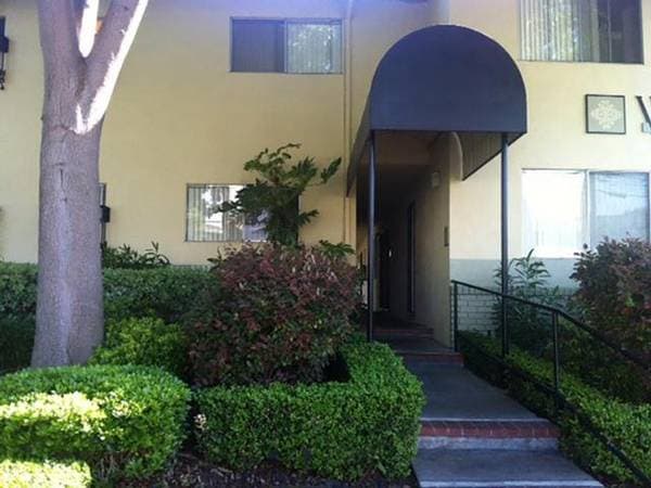 Woodside Place photo 4