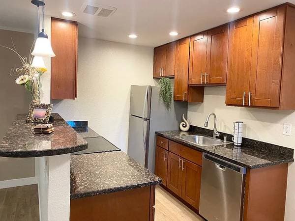 The Court Apartments photo 3