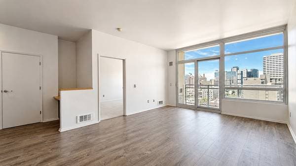 1BR/1BA Apartment on Lakeside Drive · Oakland photo 4