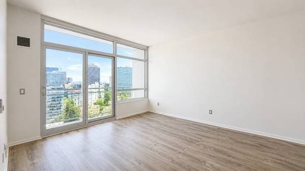1BR/1BA Apartment on Lakeside Drive · Oakland photo 5