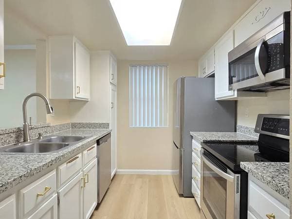 2BR/2BA Condo on Makati Cir · San Jose photo 1