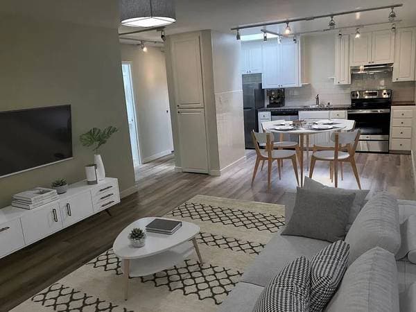 1737 Jackson Street, San Francisco, CA 94109 photo 2