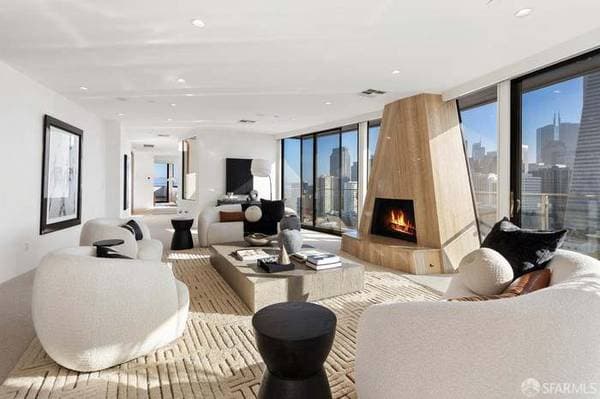 3BR/5BA Condo on Vallejo St · San Francisco photo 1