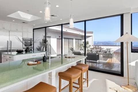3BR/5BA Condo on Vallejo St · San Francisco photo 2