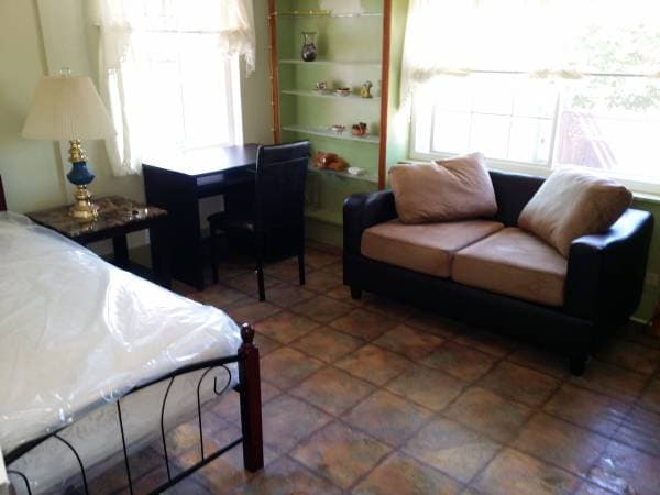 5BR/6BA Apartment · Berkeley photo 4