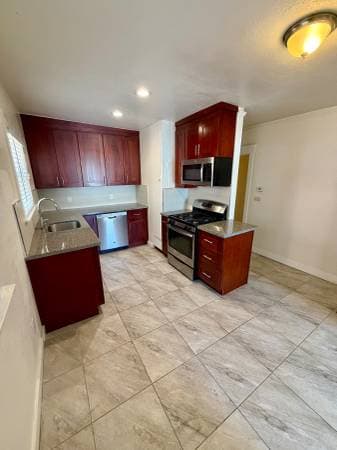 1BR/1BA Apartment on Hillsborough St · Oakland photo 3