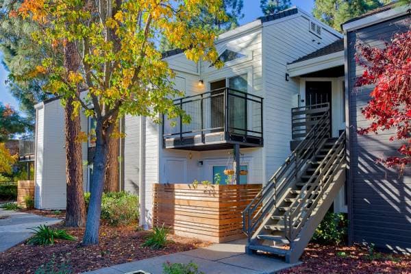 2BR/2BA Apartment on Willow Avenue · Hercules photo 1