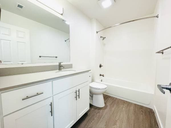1BR/1BA Apartment on North Lake Drive · Dublin photo 1