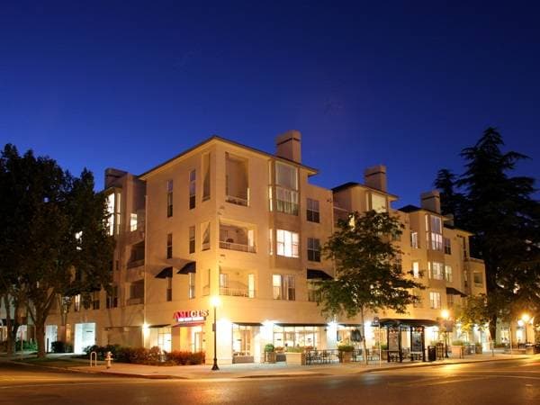 2BR/2BA Apartment on Church St · Mountain View photo 4
