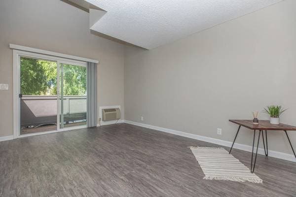 1BR/1BA Apartment on Contra Costa Boulevard · Pleasant Hill photo 1