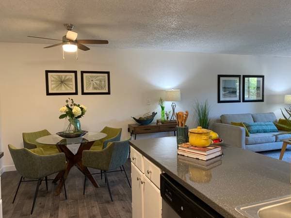 2BR/1BA Apartment on Ballena Blvd · Alameda photo 3