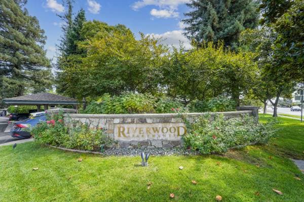 Riverwood Apartments photo 3