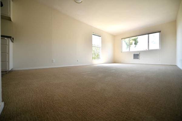 1p008 - Moss Manor Apartments photo 5