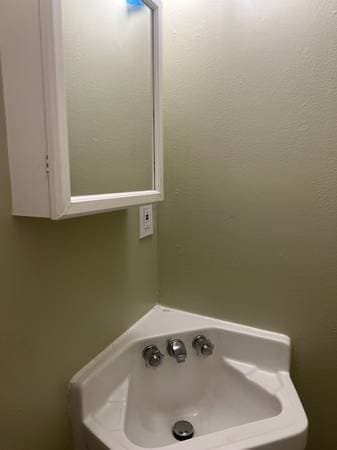 3BR/2BA Apartment · Oakland photo 1