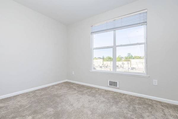2BR/2BA Apartment on Schmidt Lane · El Cerrito photo 1