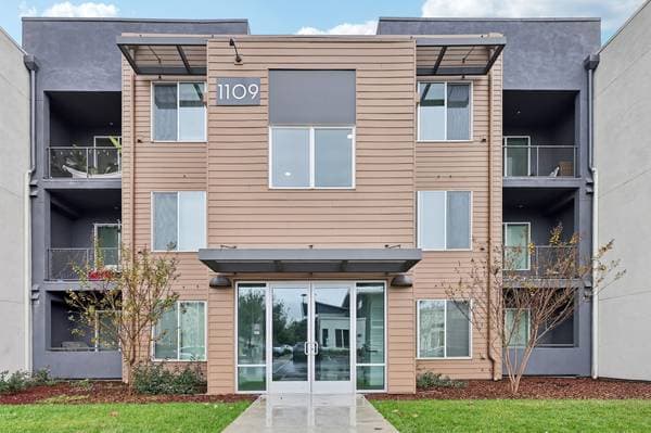 1BR/1BA Apartment on Baywood Drive · Petaluma photo 1
