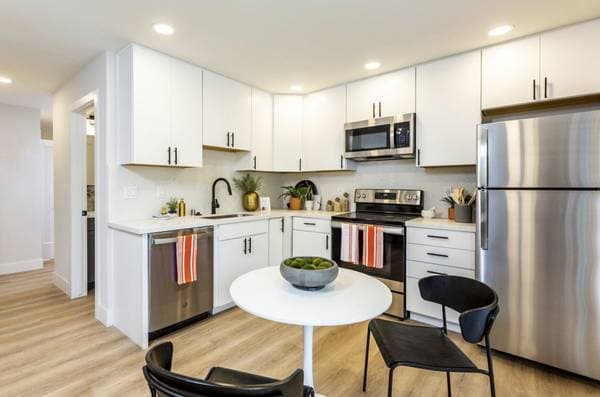 2BR/1BA Apartment on N Main Street · Walnut Creek photo 4