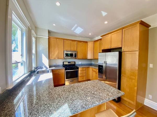 2BR/2BA Apartment · San Francisco photo 3