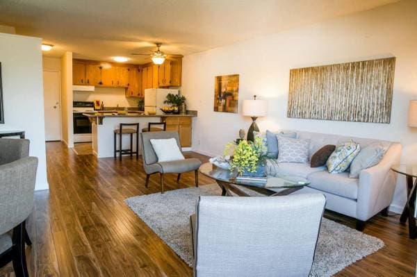 2BR/1BA Apartment on Central Ave · Alameda photo 5
