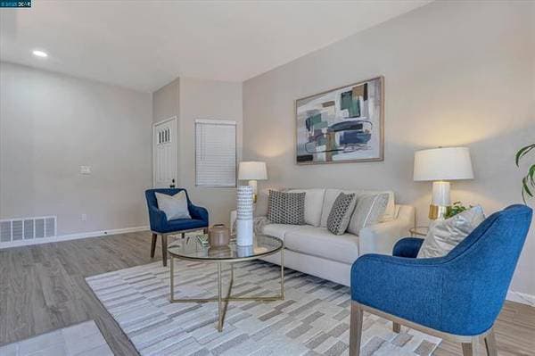 2BR/2BA Condo · Pleasanton photo 3