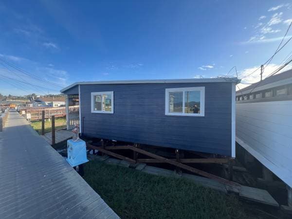 2BR/1BA Apartment · Larkspur photo 2