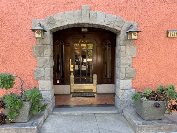 2701 Green St photo 2