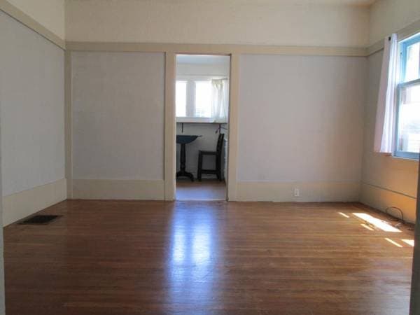 1BR/1BA Apartment · Oakland photo 2