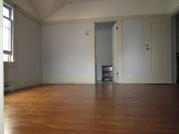 1BR/1BA Apartment · Oakland photo 4