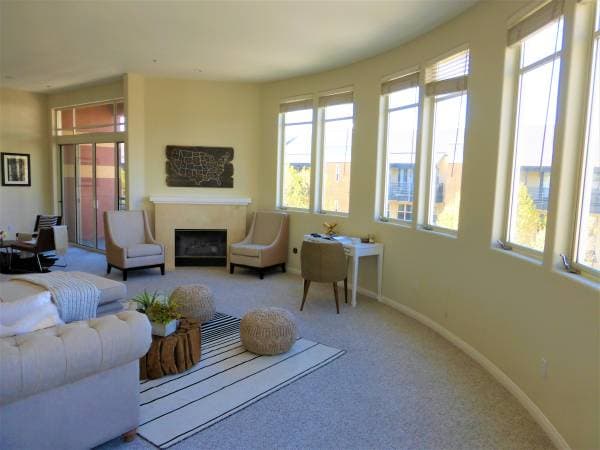 2BR/3BA Condo on E San Fernando St · San Jose photo 2