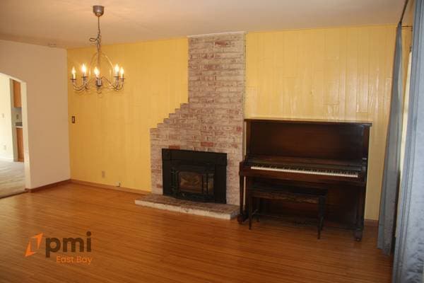 2307 Collins Ave photo 3