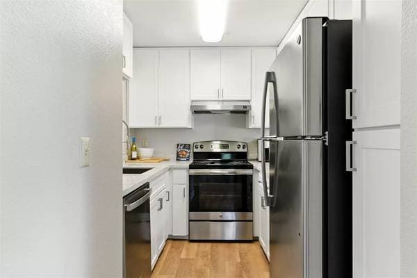 1BR/1BA Apartment on Lakeville Cir · Petaluma photo 2