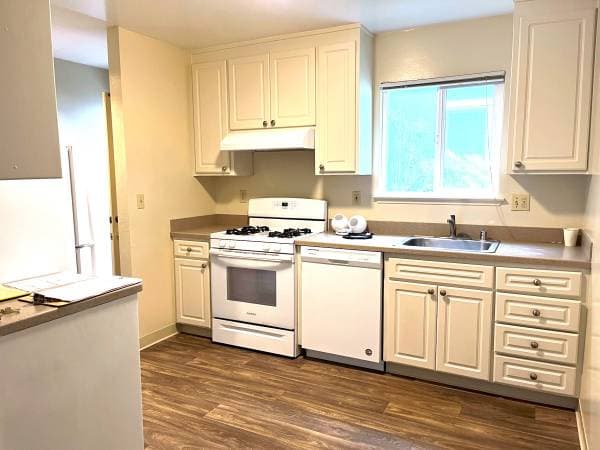 2BR/1BA Apartment on Searidge Ct. · Aptos photo 4