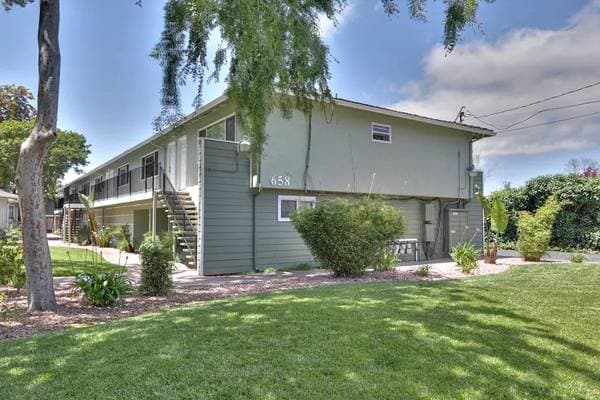 658 Sierra Vista photo 3