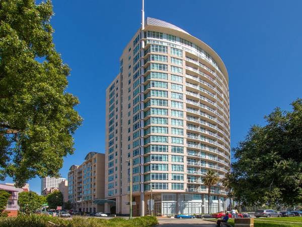 The Essex on Lake Merritt photo 2