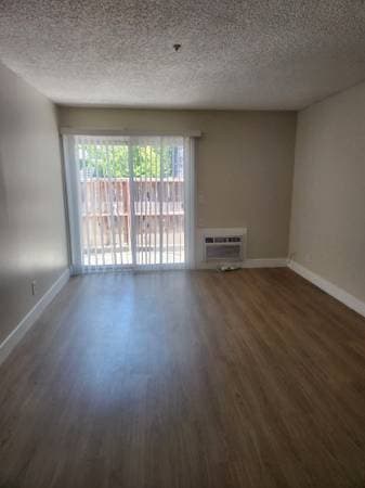 2BR/1BA Apartment on Dutton Avenue - 2 · Santa Rosa photo 2