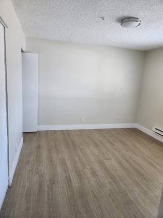 2BR/1BA Apartment on Dutton Avenue - 2 · Santa Rosa photo 4