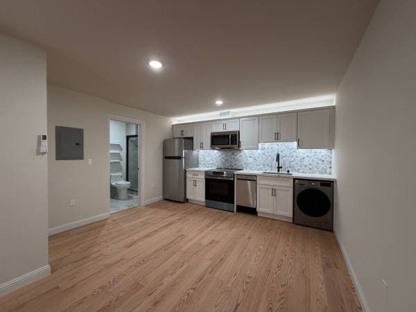 1BR/1BA Apartment on Fairmount Ave · Oakland photo 3