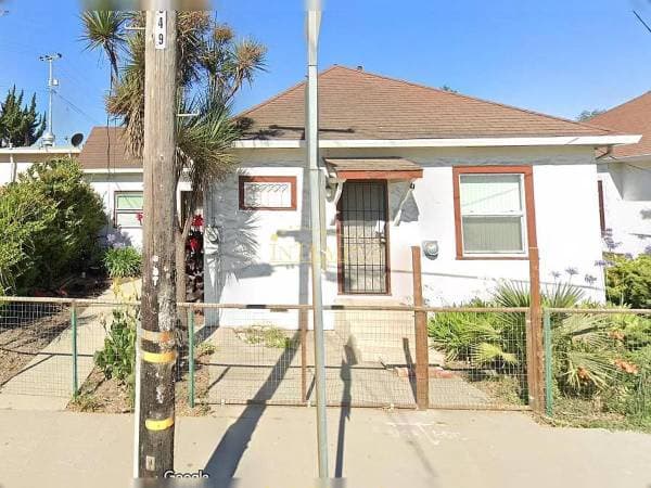 1BR/1BA Duplex on Ocean St Unit 8 · Santa Cruz photo 1