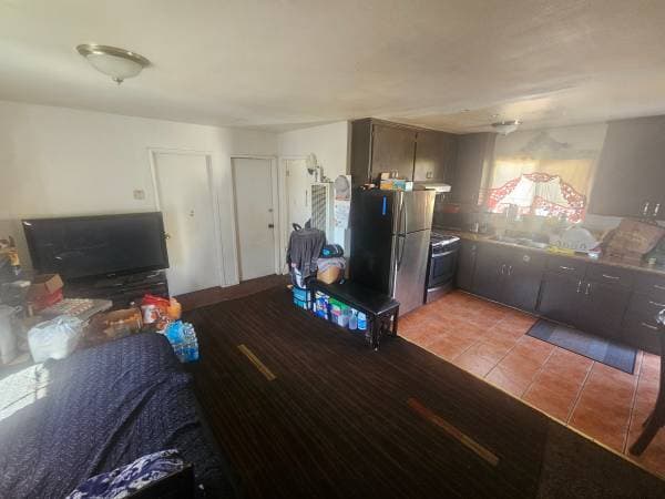 2BR/1BA Apartment · Watsonville photo 2