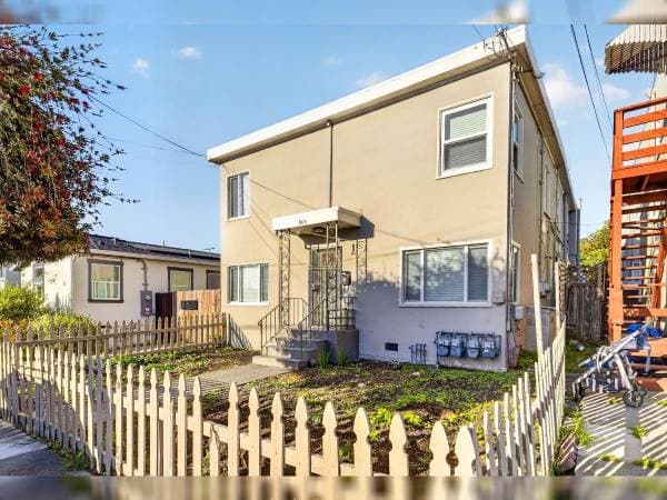 3BR/2BA Apartment on Stanton St Apt A · Berkeley photo 1