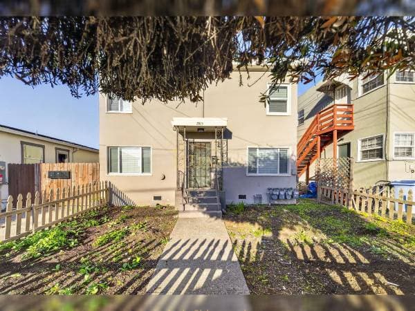 3BR/2BA Apartment on Stanton St Apt A · Berkeley photo 3