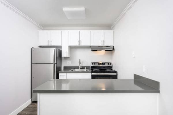 2BR/1BA Apartment on South De Anza Boulevard · Cupertino photo 3