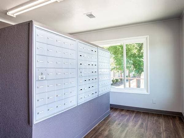 2BR/1BA Apartment on Delta Fair Blvd · Antioch photo 3